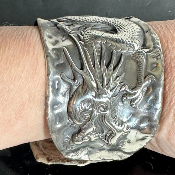 Chinese Four Toed Dragon Wang Hing Sterling Silver Cuff Bracelet Rare Antique - Picture 7 of 10